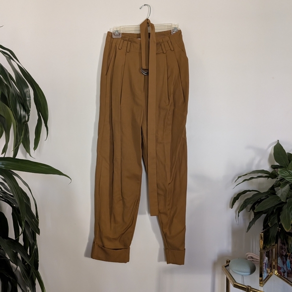 Elizabeth and James Camel Two-Piece Pantsuit - Picture 5 of 8